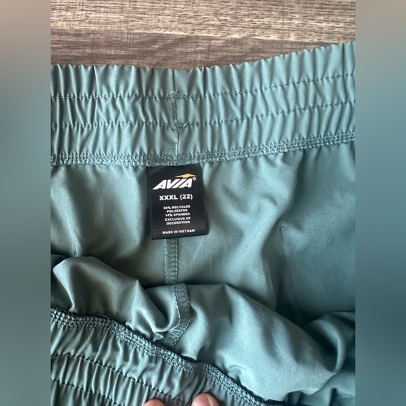 Avia Women's Woven Shorts with Porkchop Pockets, 3" Inseam, Sizes XXXL - Picture 4 of 10